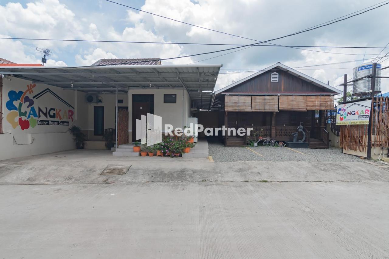 Langkar Guest House Syariah Mitra Reddoorz Samarinda Kültér fotó