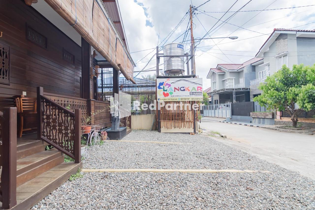 Langkar Guest House Syariah Mitra Reddoorz Samarinda Kültér fotó