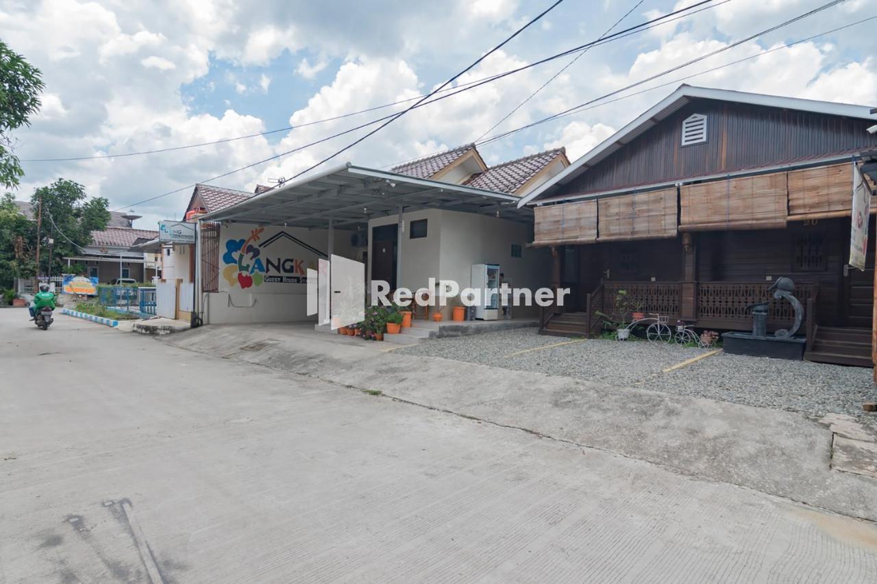 Langkar Guest House Syariah Mitra Reddoorz Samarinda Kültér fotó