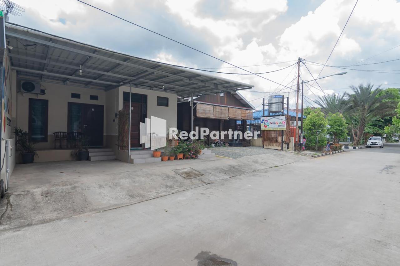 Langkar Guest House Syariah Mitra Reddoorz Samarinda Kültér fotó