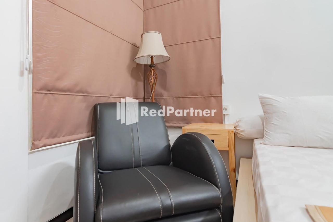 Langkar Guest House Syariah Mitra Reddoorz Samarinda Kültér fotó