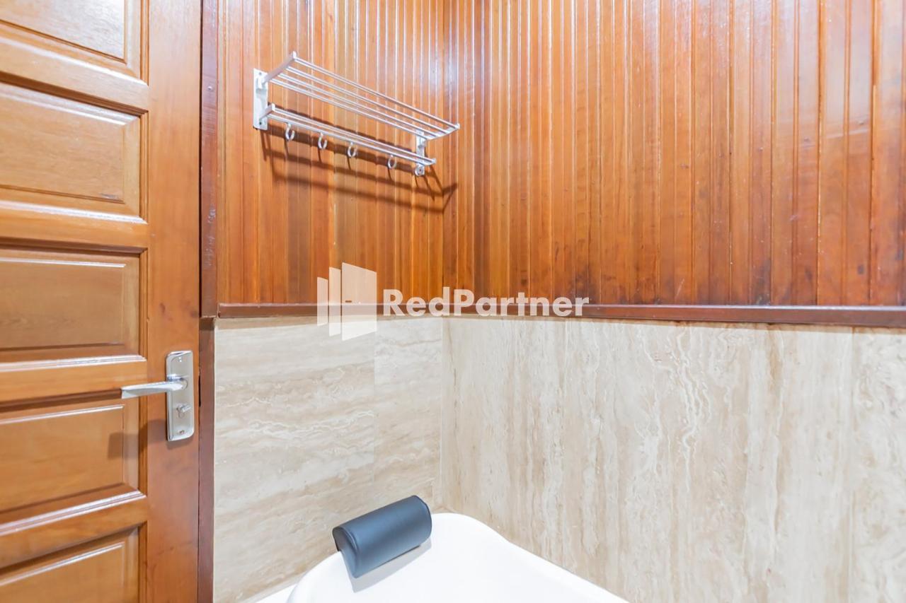 Langkar Guest House Syariah Mitra Reddoorz Samarinda Kültér fotó