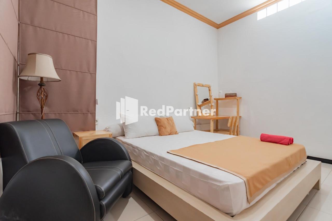 Langkar Guest House Syariah Mitra Reddoorz Samarinda Kültér fotó