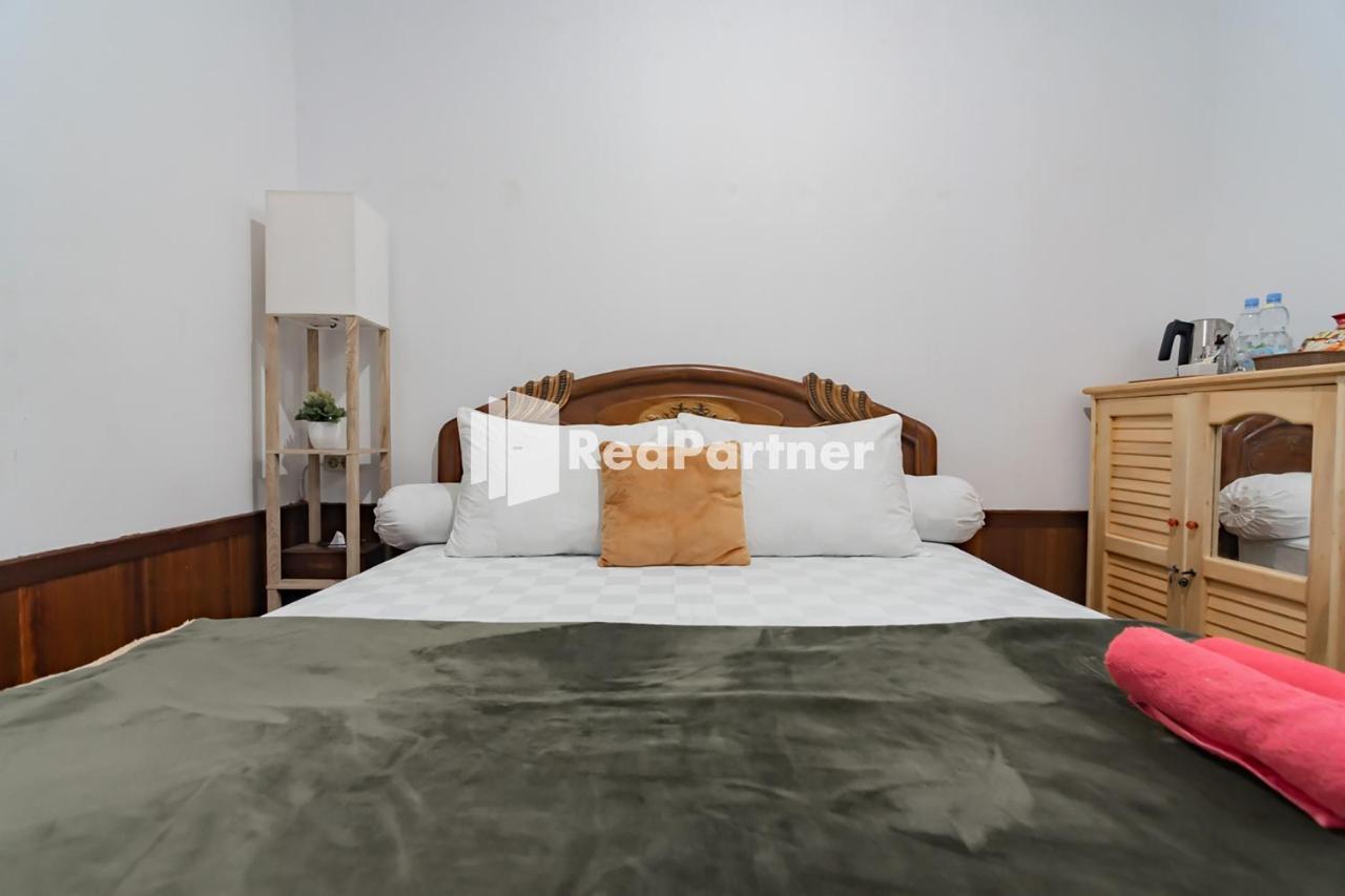 Langkar Guest House Syariah Mitra Reddoorz Samarinda Kültér fotó