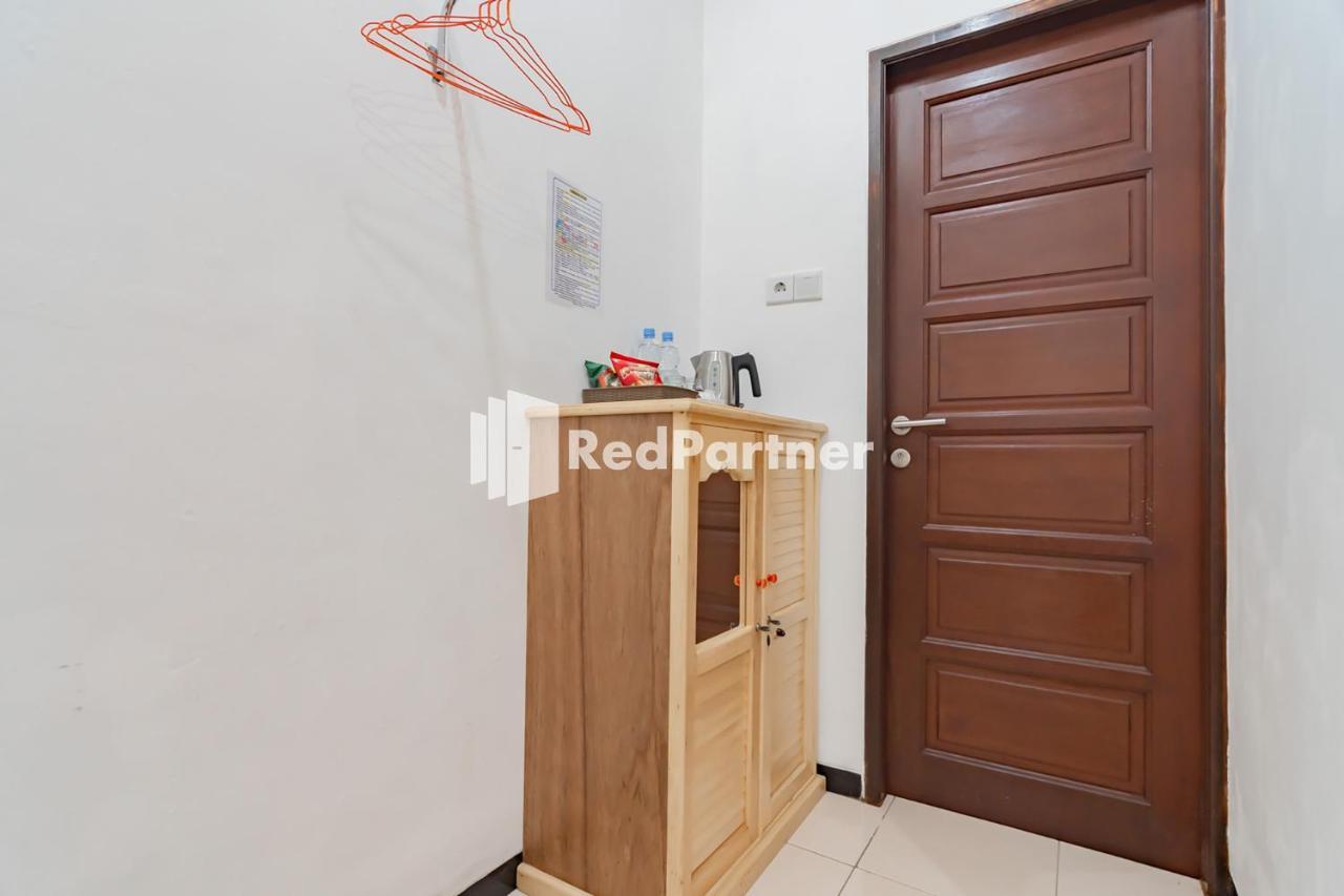 Langkar Guest House Syariah Mitra Reddoorz Samarinda Kültér fotó