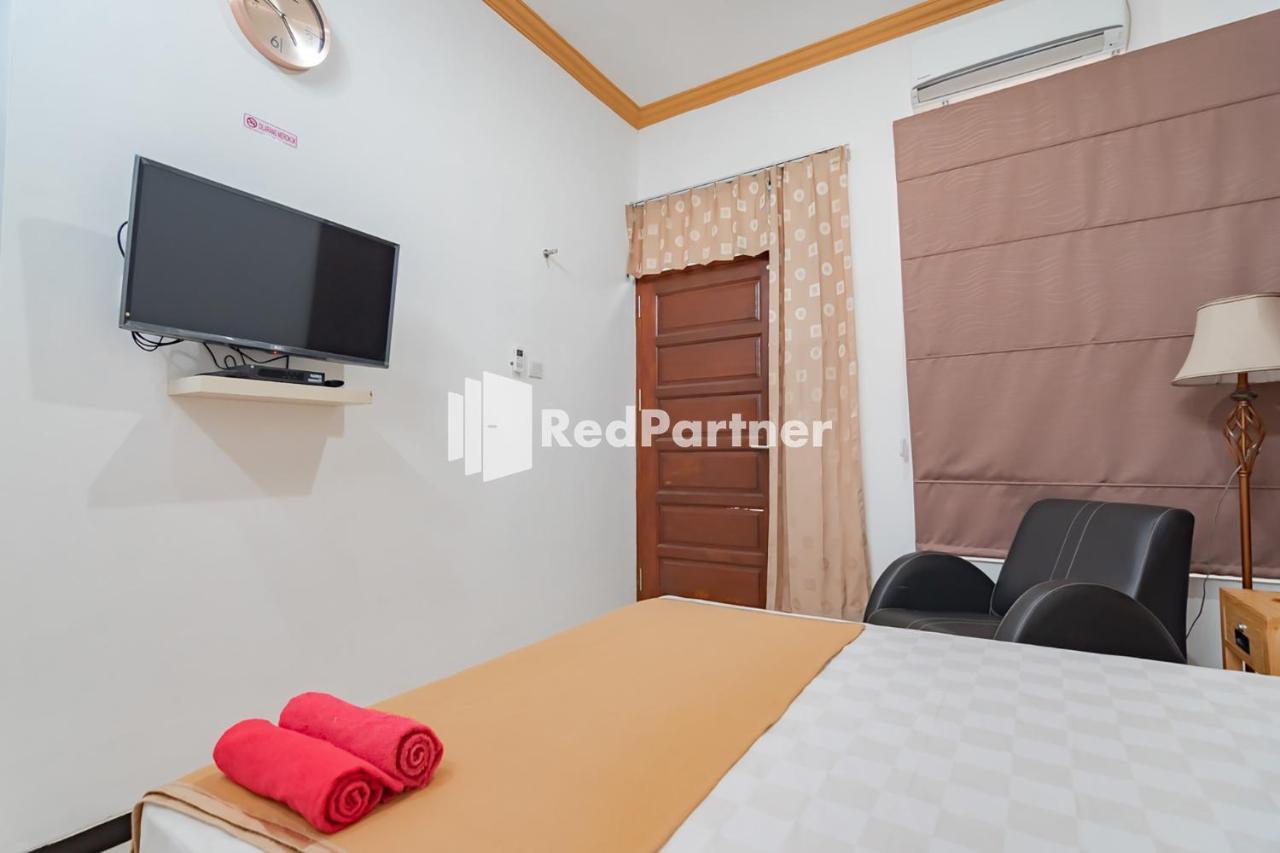 Langkar Guest House Syariah Mitra Reddoorz Samarinda Kültér fotó