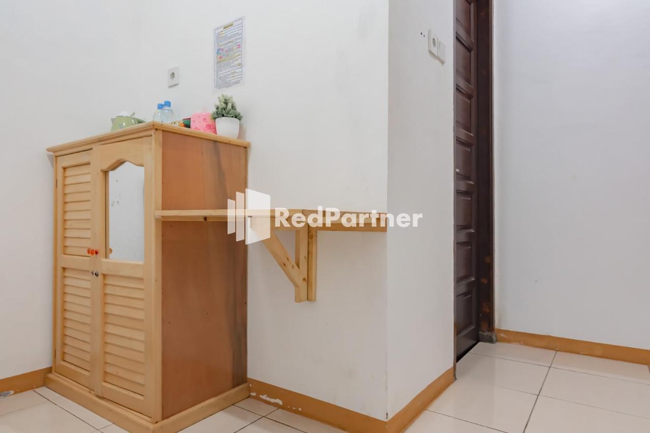 Langkar Guest House Syariah Mitra Reddoorz Samarinda Kültér fotó