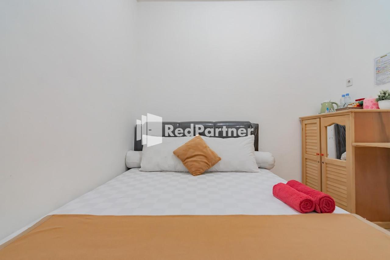 Langkar Guest House Syariah Mitra Reddoorz Samarinda Kültér fotó